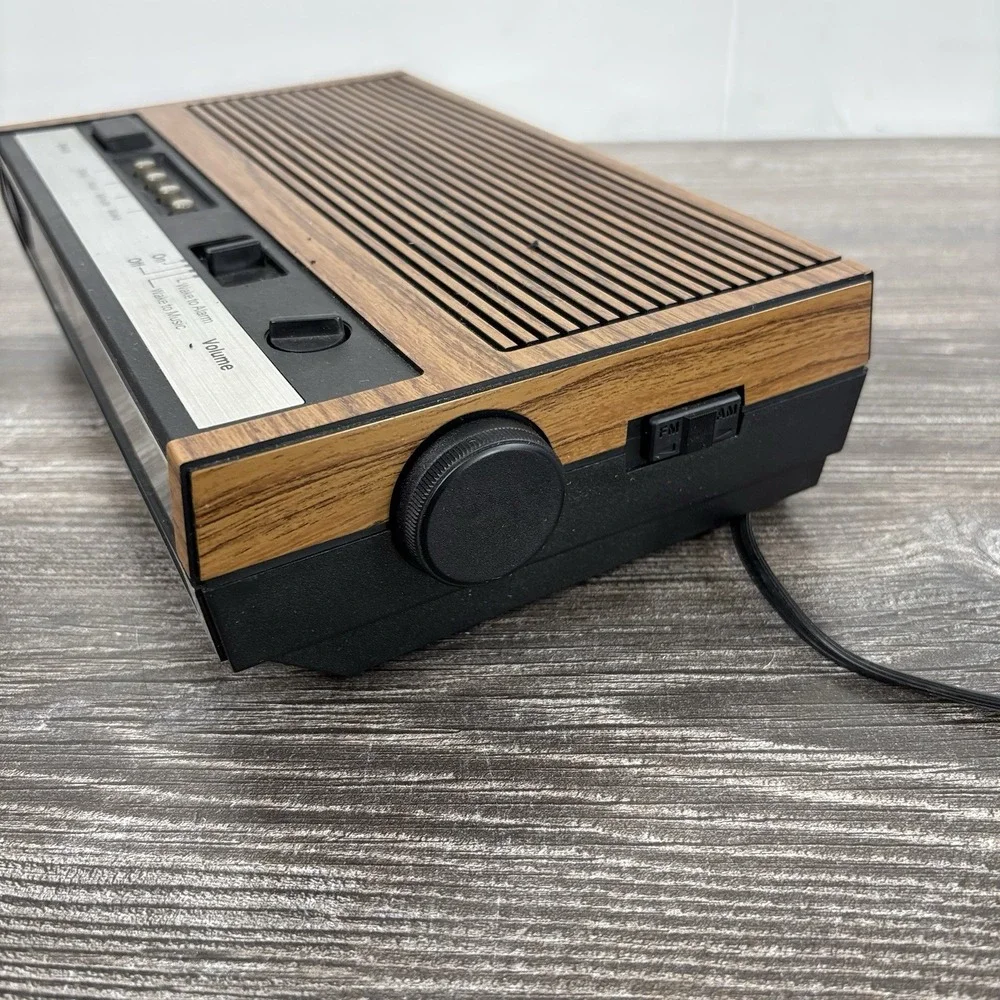 GE AM/FM Alarm Clock Radio Model 7-4633D General‎ Electric